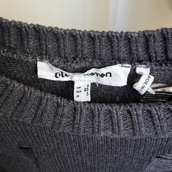 Grey ripped Crewneck Sweater jumper - Picture 4 of 5
